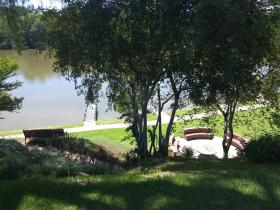 Vaal Nehri kıyısında sakin Villa