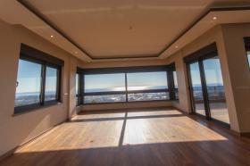 Deniz manzaralı yeni modern lüks villa