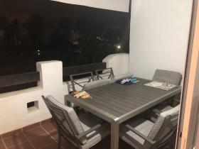 Satılık 2 yatak odalı tamamen mobilyalı daire