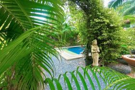 Lemon House Samui, Maenam plajına sadece 40 metre mesafededir