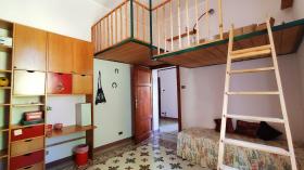 Toskana'da bir ortaçağ köyünde bulunan villa