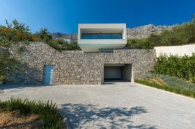 Dalmaçya'da deniz manzaralı lüks villa