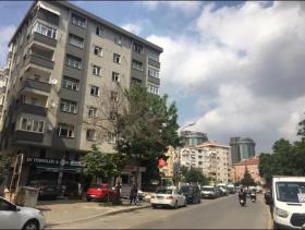10 daire ve ticari alan ile satılık bina