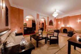 Satılık güzel Riad tarzı villa