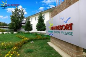 Issyk-Kul Gölü'nün kuzey kıyısında satılık tatil köyü kompleksi