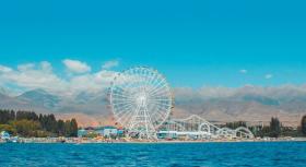 Issyk-Kul Gölü'nün kuzey kıyısında satılık tatil köyü kompleksi