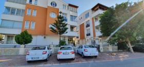Antalya'nın prestijli bir bölgesinde denize yakın geniş daire
