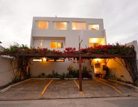 Sahile 30m mesafede satılık otel