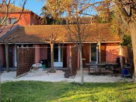 3 hektarlık büyük kır evi - meyve ağaçları - misafir odaları - ilginç karlılık