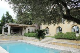 Saint Tropez'de muhteşem Provencal çiftlik evi