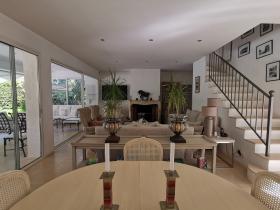 Saint-Tropez merkezine ve plajlara yakın güzel villa