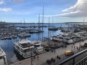 Cannes'da apartman yatların eteğinde, deniz manzarası ve Croisette