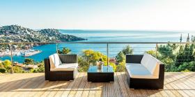 Cannes Körfezi'nin panoramik manzarasına sahip, yenilenmiş muhteşem villa