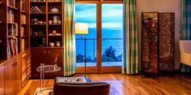 Cannes Körfezi'nin panoramik manzarasına sahip, yenilenmiş muhteşem villa