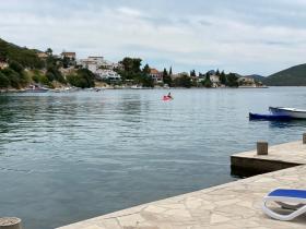 Klek Rivierası'nda deniz kenarındaki ev