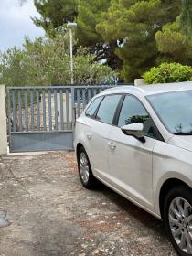 Klek Rivierası'nda deniz kenarındaki ev