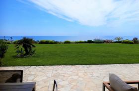 Panoramik deniz manzaralı ve güzel peyzajlı bahçeli daire - Fransız Rivierası