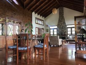 Şehir manzaralı satılık güzel villa