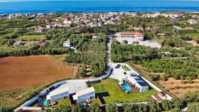 Sahile 1km uzaklıkta satılık 3 lüks modern villa