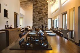 Sahile 1km uzaklıkta satılık 3 lüks modern villa