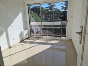 Sainte-Maxime'de şehir merkezinde bulunan tamamen yenilenmiş daire