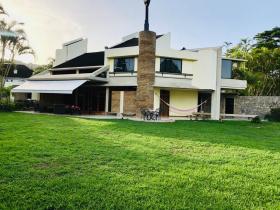 La Lagunita, Caracas'ta muhteşem modern ev