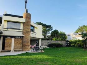 La Lagunita, Caracas'ta muhteşem modern ev