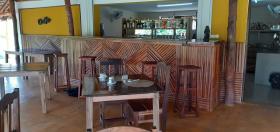 Turist adasında birlikte satılık restoran, yazlık ve villa