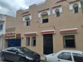 Tabarka'nın El-Morjene semtinde bulunan 2 kattan oluşan villa