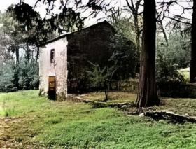 Yenilenmesi gereken geniş mülk, 13.680m2 arsa