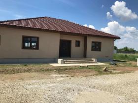 Yerleşim bölgesinde satılık cazip ev