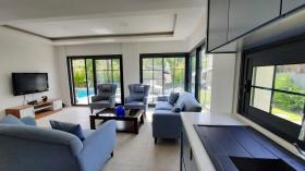 Özel yüzme havuzlu tatil evi