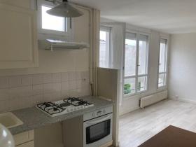 Büyüleyici Oberkampf bölgesinde stüdyo