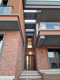 Ege Denizi ve Harika Dağ Manzaralı Satılık Yeni Eşyalı 4+1 Villa