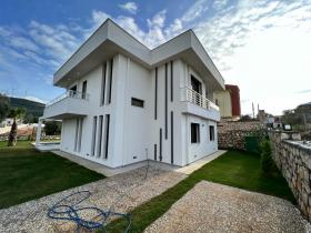 Yeşiltepe'nin en sade ve göz alıcı villası