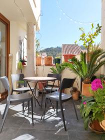 Tatil ruhsatlı ve iyi karlılığa sahip tarihi bina