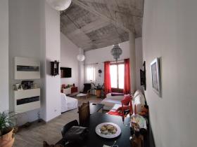 Tatil ruhsatlı ve iyi karlılığa sahip tarihi bina