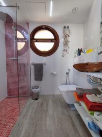 Tatil ruhsatlı ve iyi karlılığa sahip tarihi bina