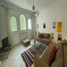 Yüzme havuzlu büyüleyici villa