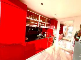 Teraslı ve büyülü Paris manzaralı daire