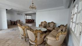La Soukra'da iyi bir konuma sahip villa