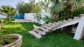 La Soukra'da iyi bir konuma sahip villa