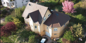 Illfurth'un yükseklerinde mimar tarafından tasarlanmış güzel villa