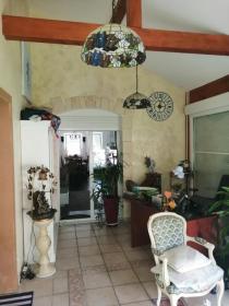 Illfurth'un yükseklerinde mimar tarafından tasarlanmış güzel villa