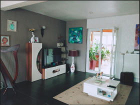 Illfurth'un yükseklerinde mimar tarafından tasarlanmış güzel villa