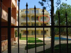 Sunny Beach yakınında güvenlikli sitede daire
