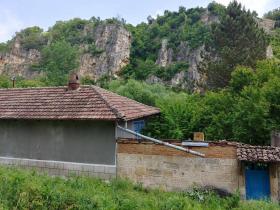 Manzaralı köy evi