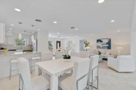 Gözde Coral Heights semtinde, deniz kenarında villa.