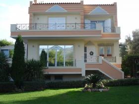 Nea Makri, Atina bölgesinde villa