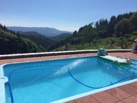 Kara Orman'ın muhteşem konumunda orman ve çayırlık çiftlik evi